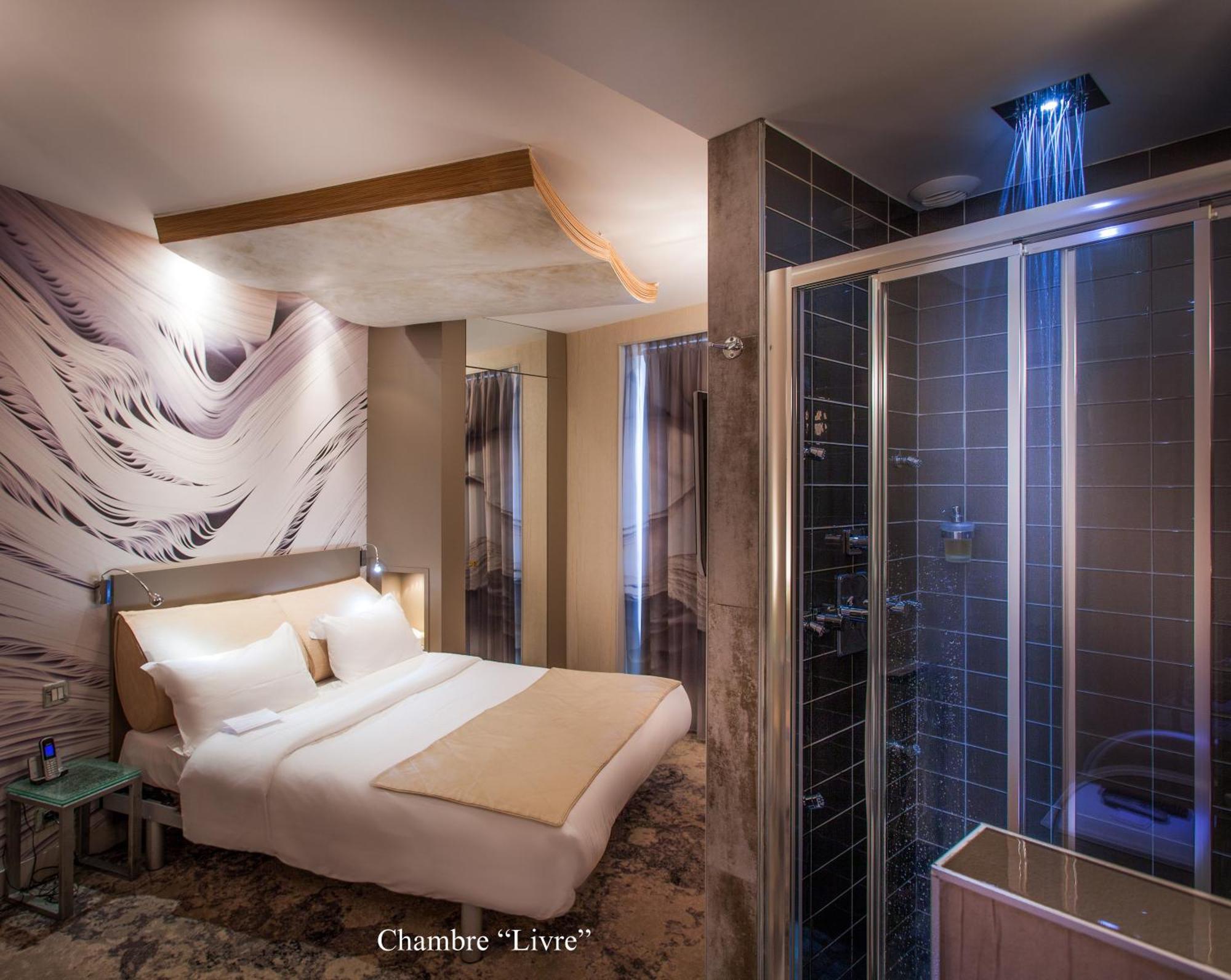 Superior Double Room Massaging-Jet Shower